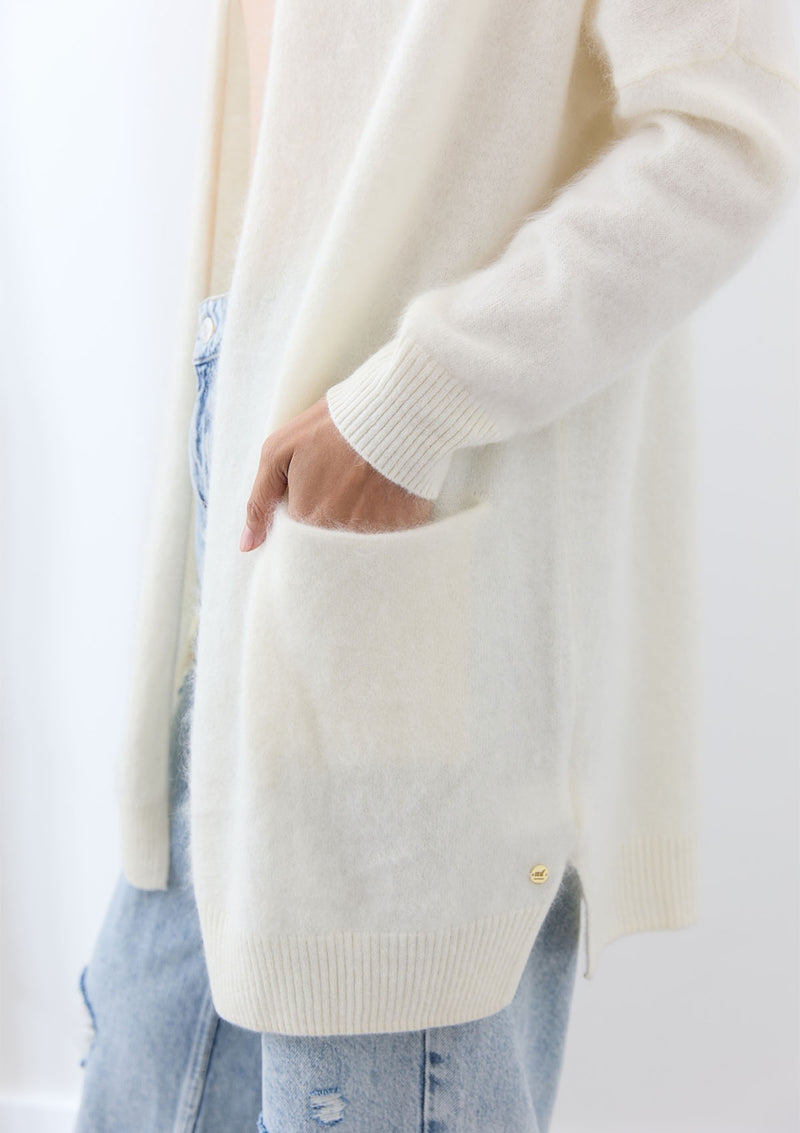 Mia Fratino Prim Cardi