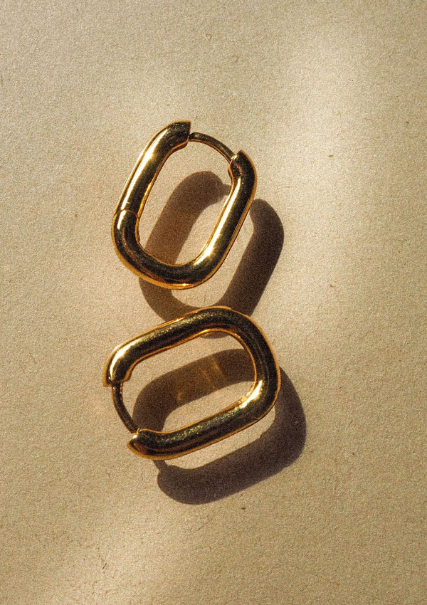 LUV AJ Chain Link Huggies