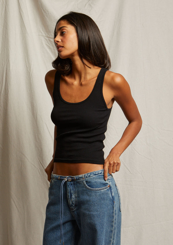 Perfect White Tee Mia