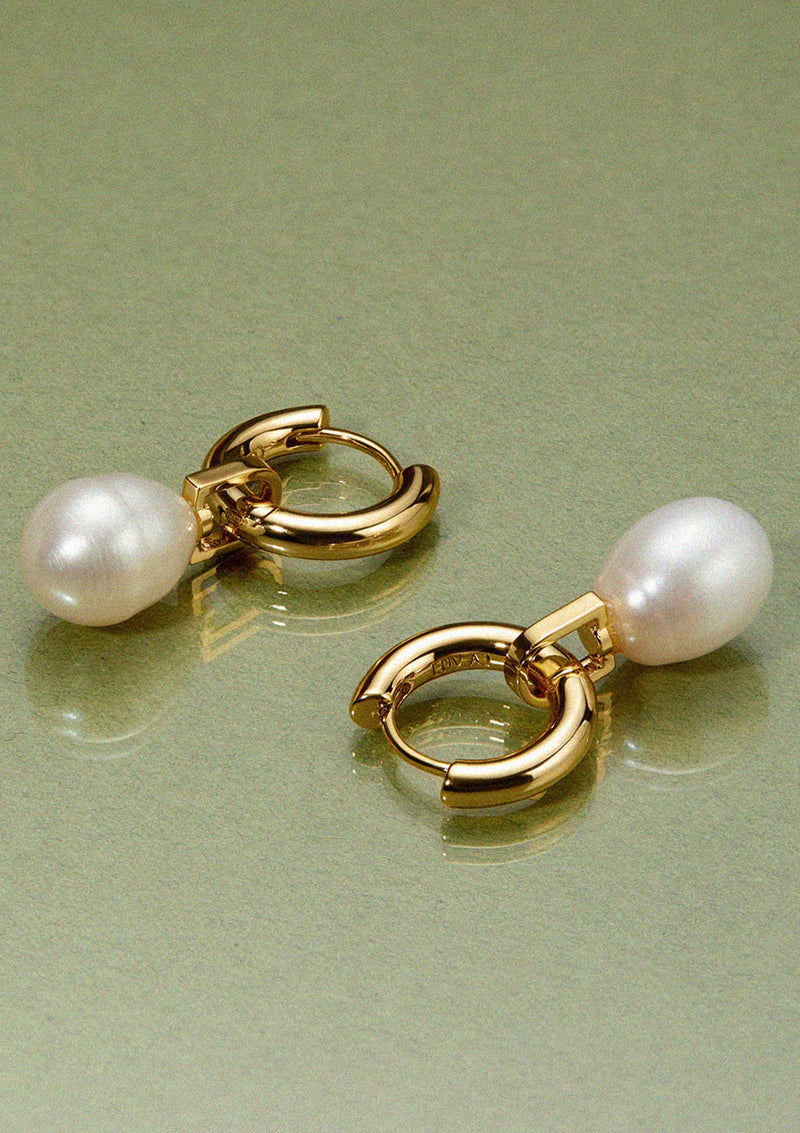 LUV AJ White Pearl Amalfi Huggies