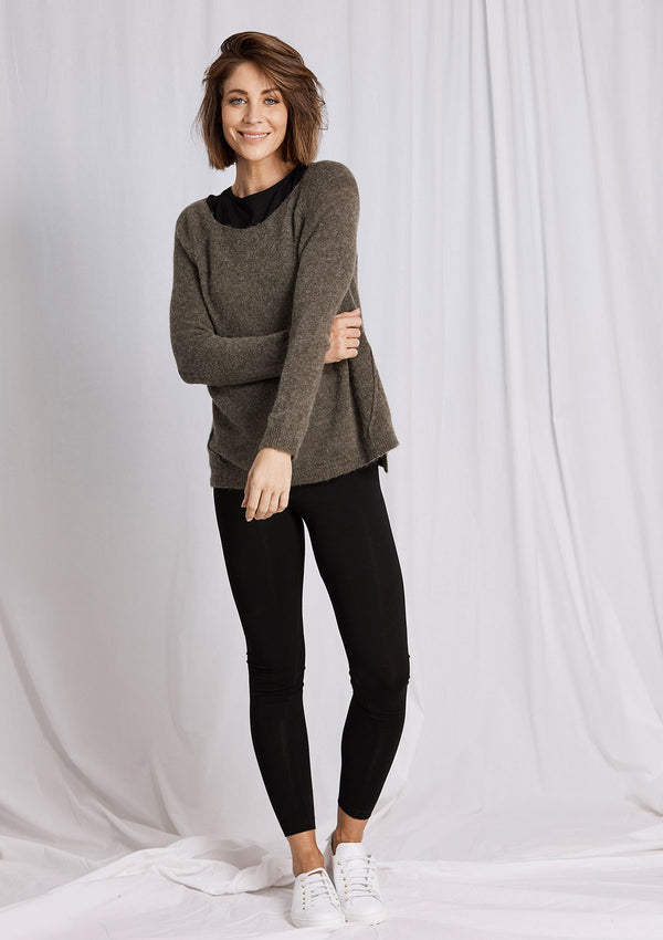 Khlassik Boatneck Sweater