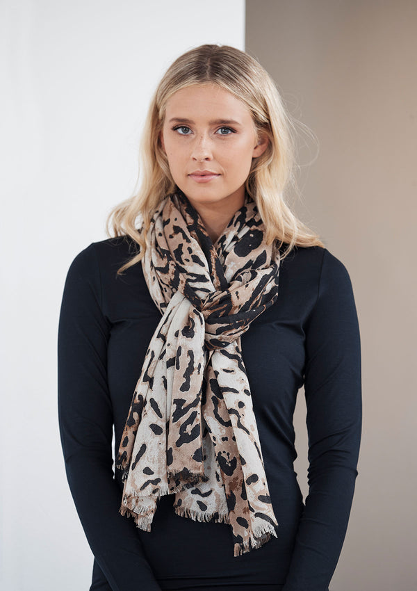 Mani Kaaga Moni Tigress Print Scarf