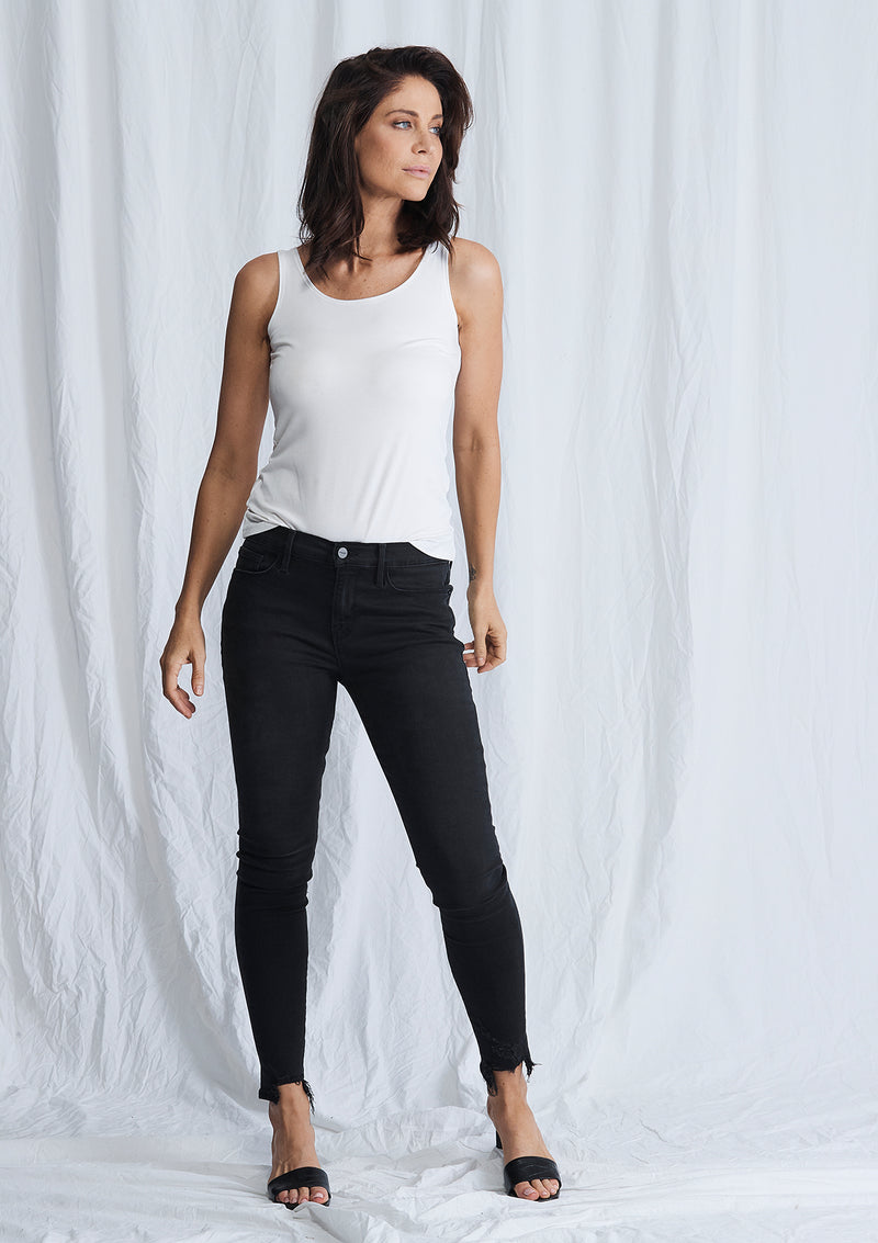 FRAME Le Skinny De Jeanne Chewed Hem Jeans