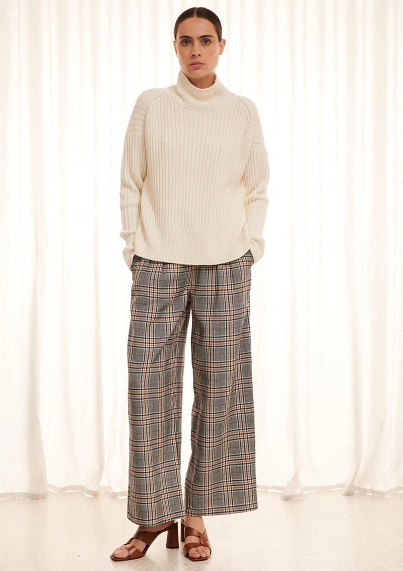 Apartment Clothing Lou Chunky Turtlneck