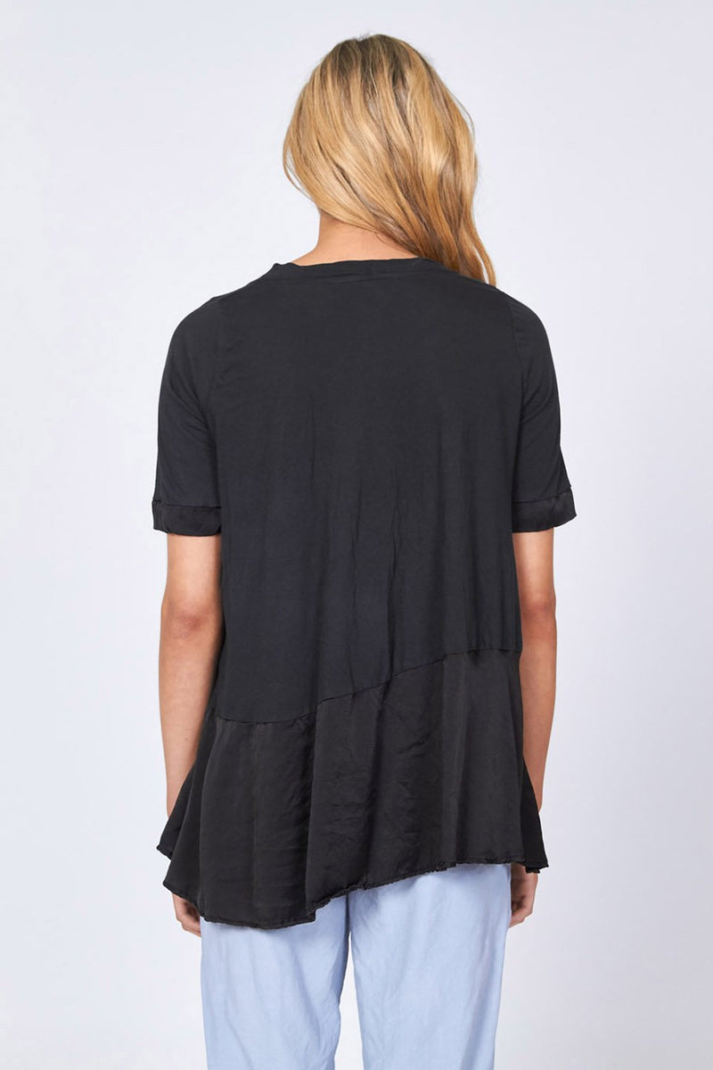 Primness Batch Tee