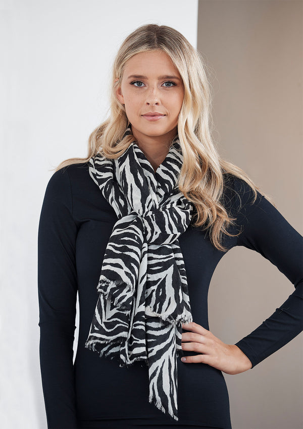 Mani Kaaga Moni Zebra Print Scarf
